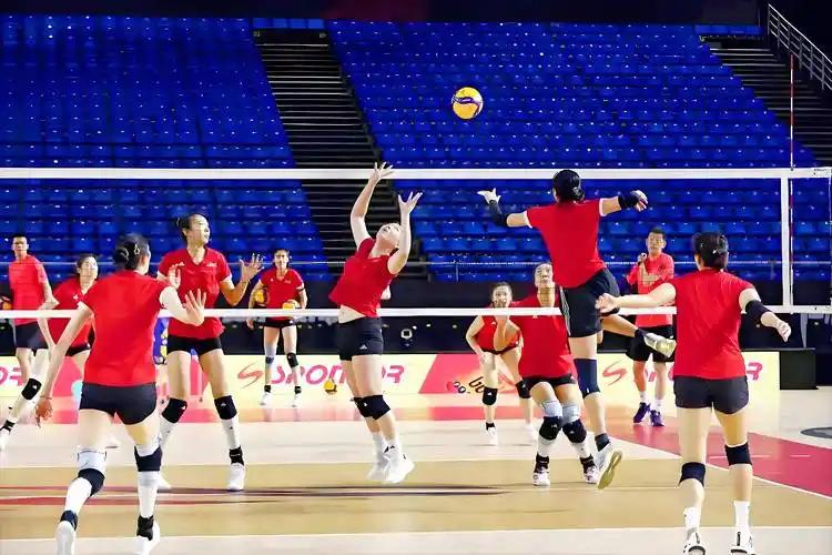 中国女排若想在亚锦赛上战胜这一唯一劲敌，就必须打好一场精准的攻防战。今年8月，