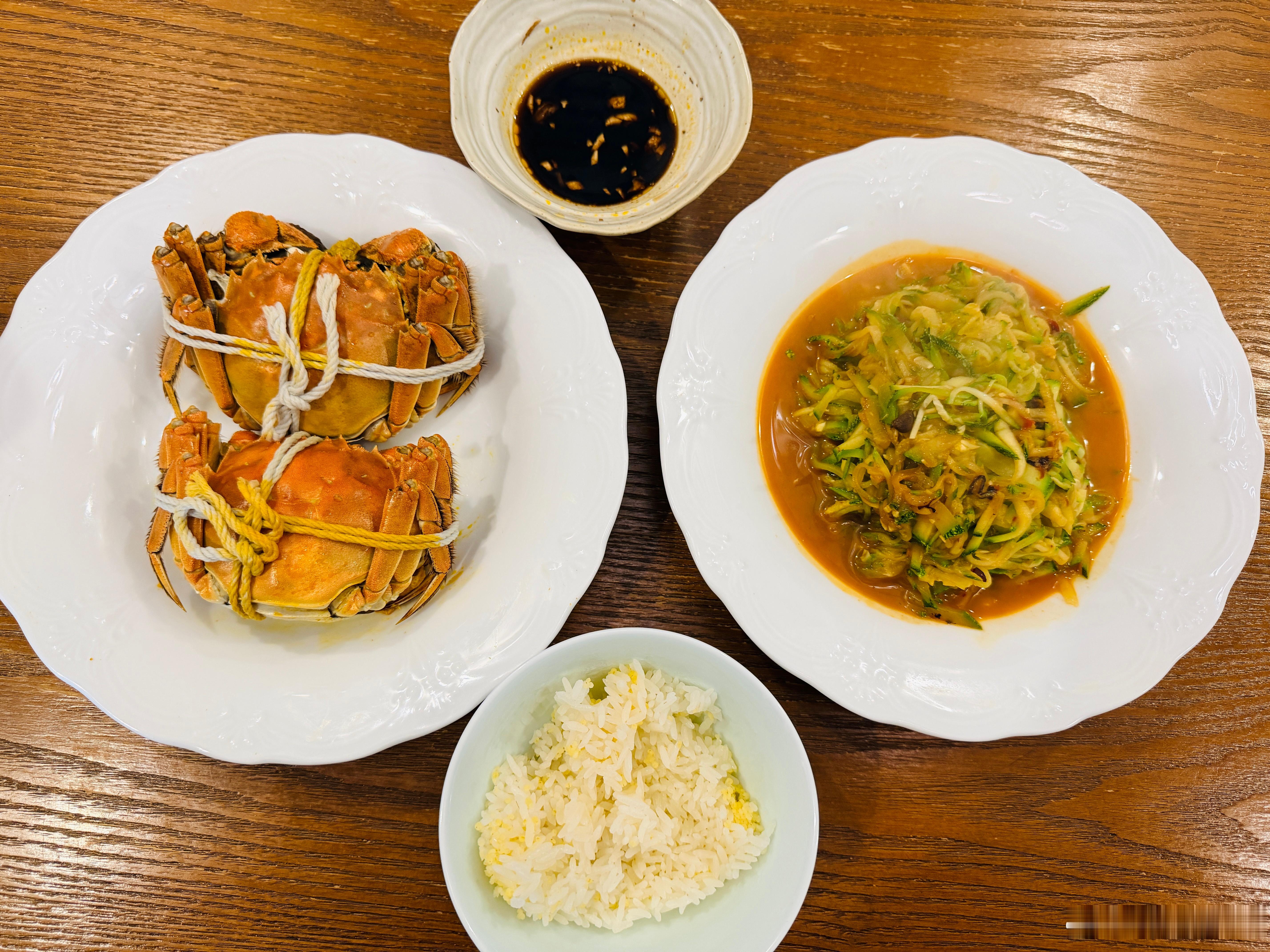 一个人的中餐和晚餐。​​​