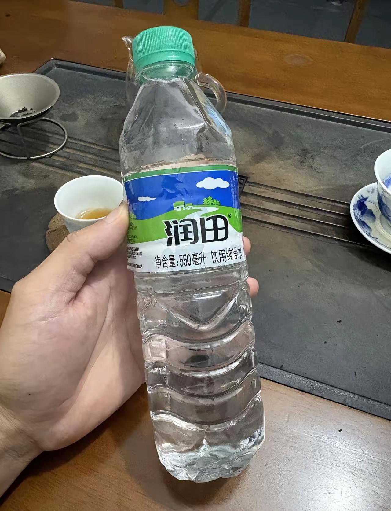 作为喝了二十多年润田的江西人，刷到这条消息的时候我直接从沙发上弹起来了。从小上