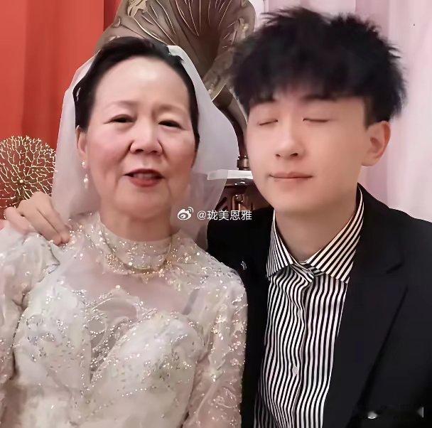 这对姐弟恋的年龄差距也太大了吧？​​​