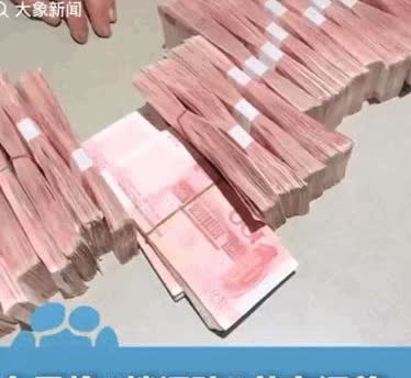砖在门前放，祸从家中来！近日，湖南长沙一女子为家人进门方便，竟在小区单元门口放了
