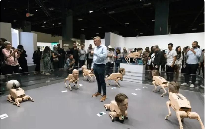 马斯克将人造成狗卖大钱马斯克真会玩，用真人头像包括他自己，做成四脚机器狗，在地