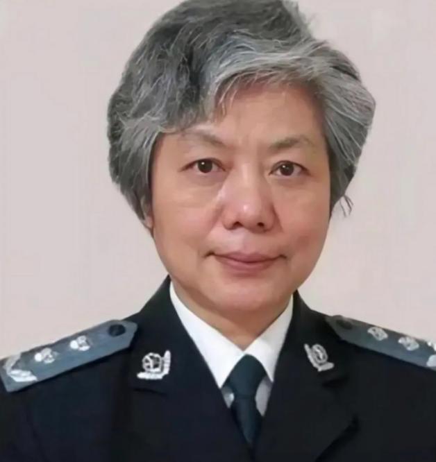 大快人心！李玫瑾怒提建议：扶人被讹无证据，按敲诈勒索严惩，别让好人寒心“不能