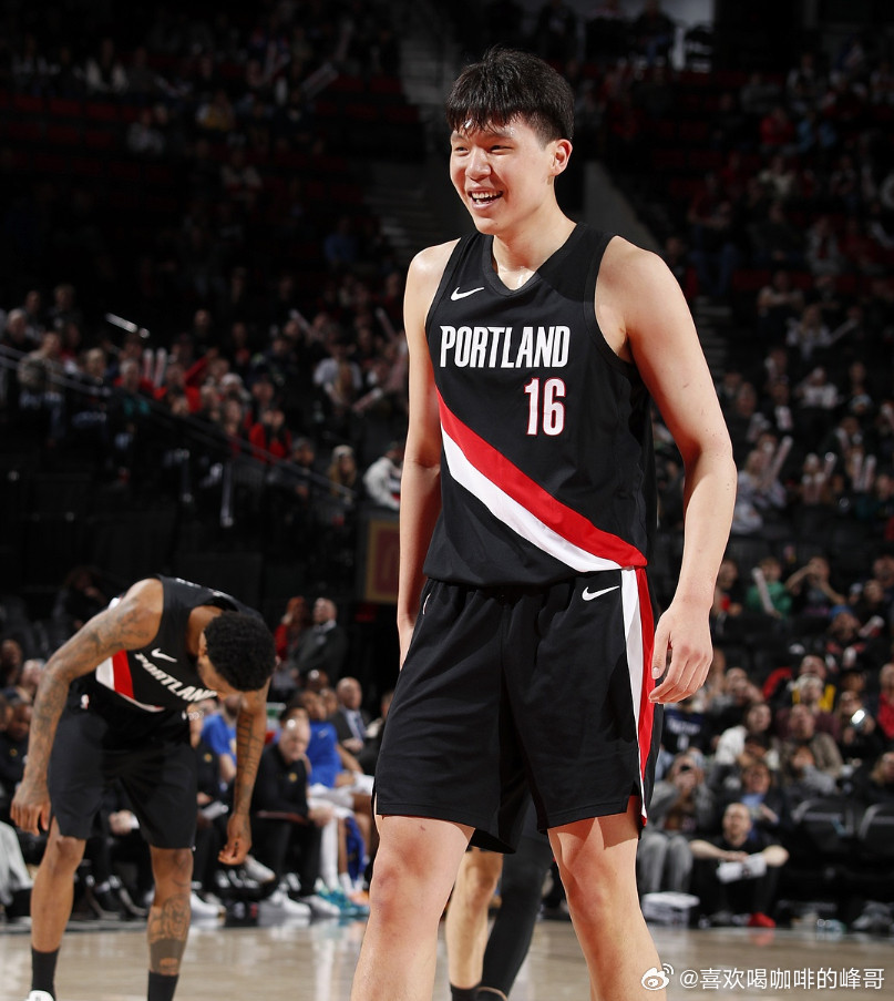 开拓者队记SeanHighkin近日参加了播客节目《AroundtheBe