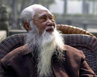 1941年，张大千在甘肃武威，第一次见到军阀马步青。因为几个月来，张大千在敦煌莫