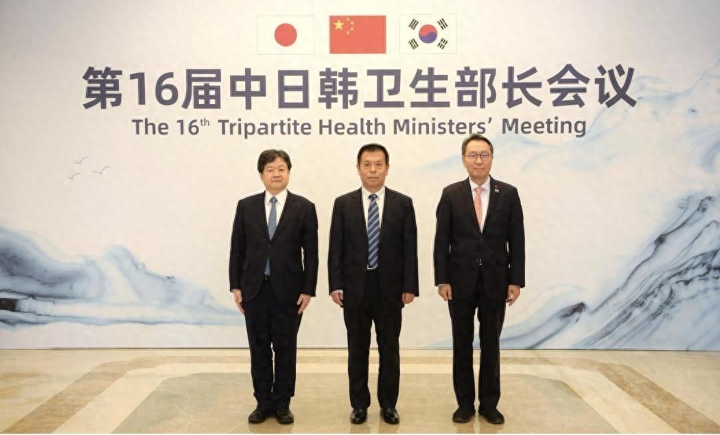 中方点头应下韩国，中日韩会议照开不误，唯独对日本降格处理12月14日，韩国首