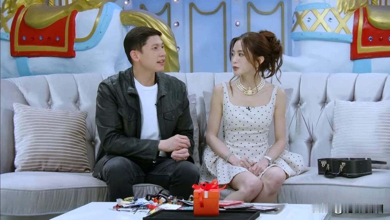 回头再看。。【Mild：Hiso老公竟然连飞机的窗户都要擦！】Mild在节目
