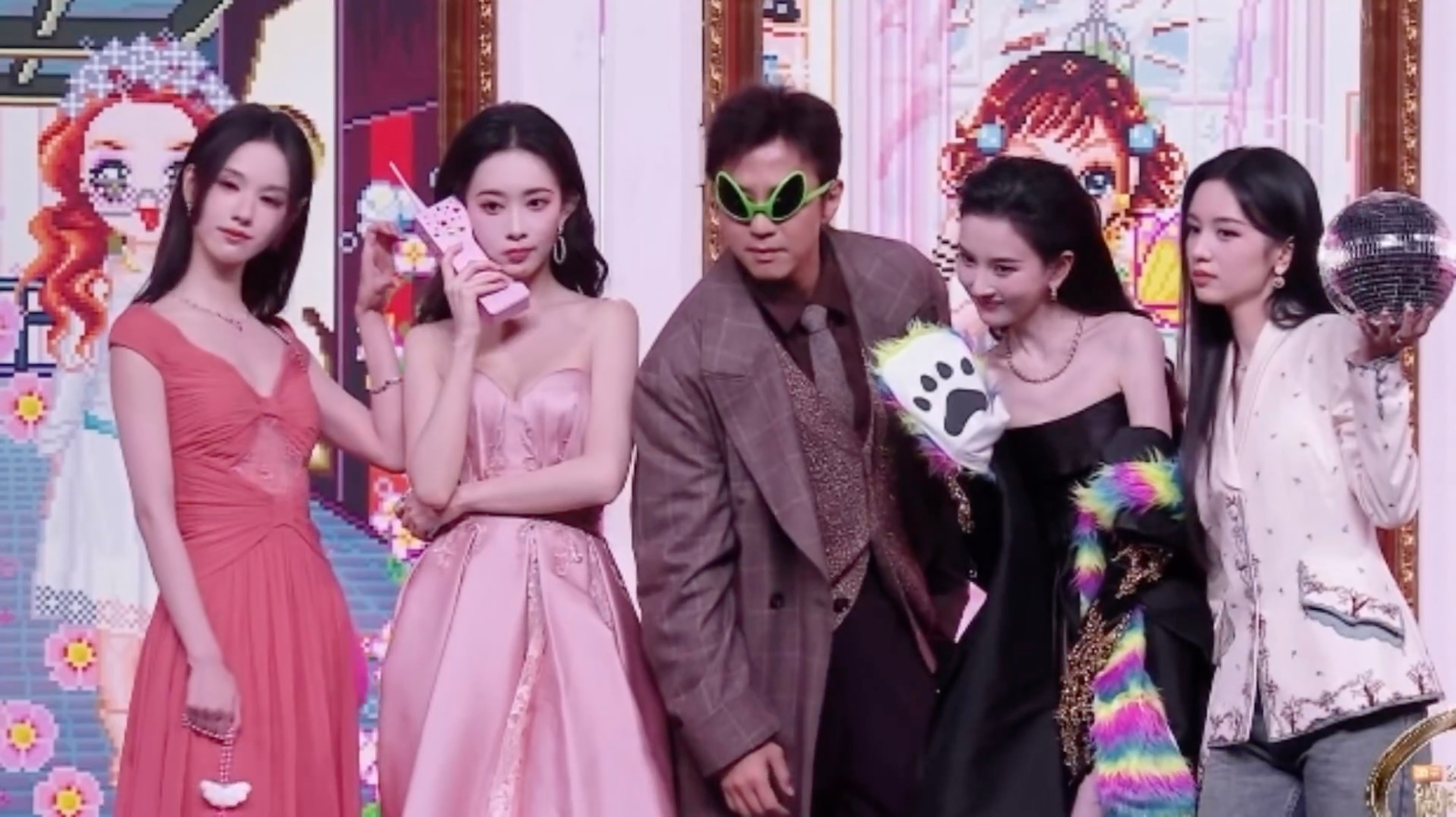 啊啊啊啊啊啊啊啊啊啊这个沈腾太坏了啊啊啊啊啊啊啊啊啊啊啊啊啊啊拍照片把邓超给避开