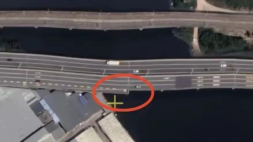 东莞车辆坠桥，不安全驾驶是此次事故的主要原因，建议开车要理性这事件明显是司机