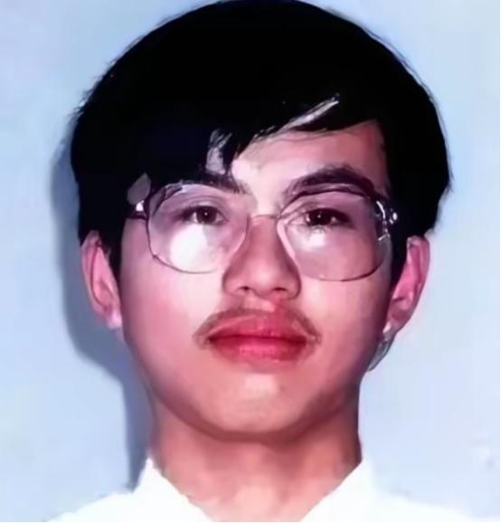 1999年，山东济阳19岁理科状元张来玉，以八百多分的成绩，考入南京大学材料科学