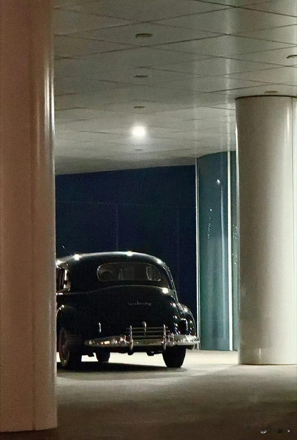 车圈确实邪性，睁眼一看给我干1925年来了。你搞个原创设计不行吗，工业设计考古