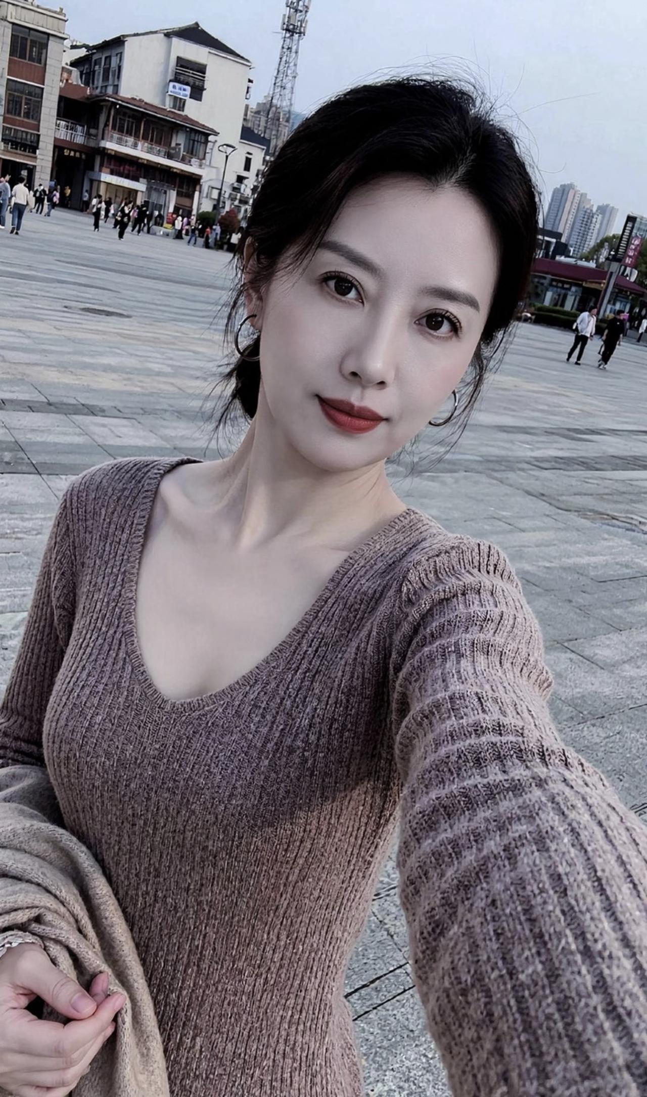 结婚10年才明白的道理：​1、能不远嫁，尽量不要远嫁2、门当户对，比低嫁高攀