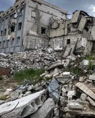 乌克兰总统泽连斯基，正式拒绝以土地换和平。不让乌克兰加入欧盟可以，不让乌克兰加入