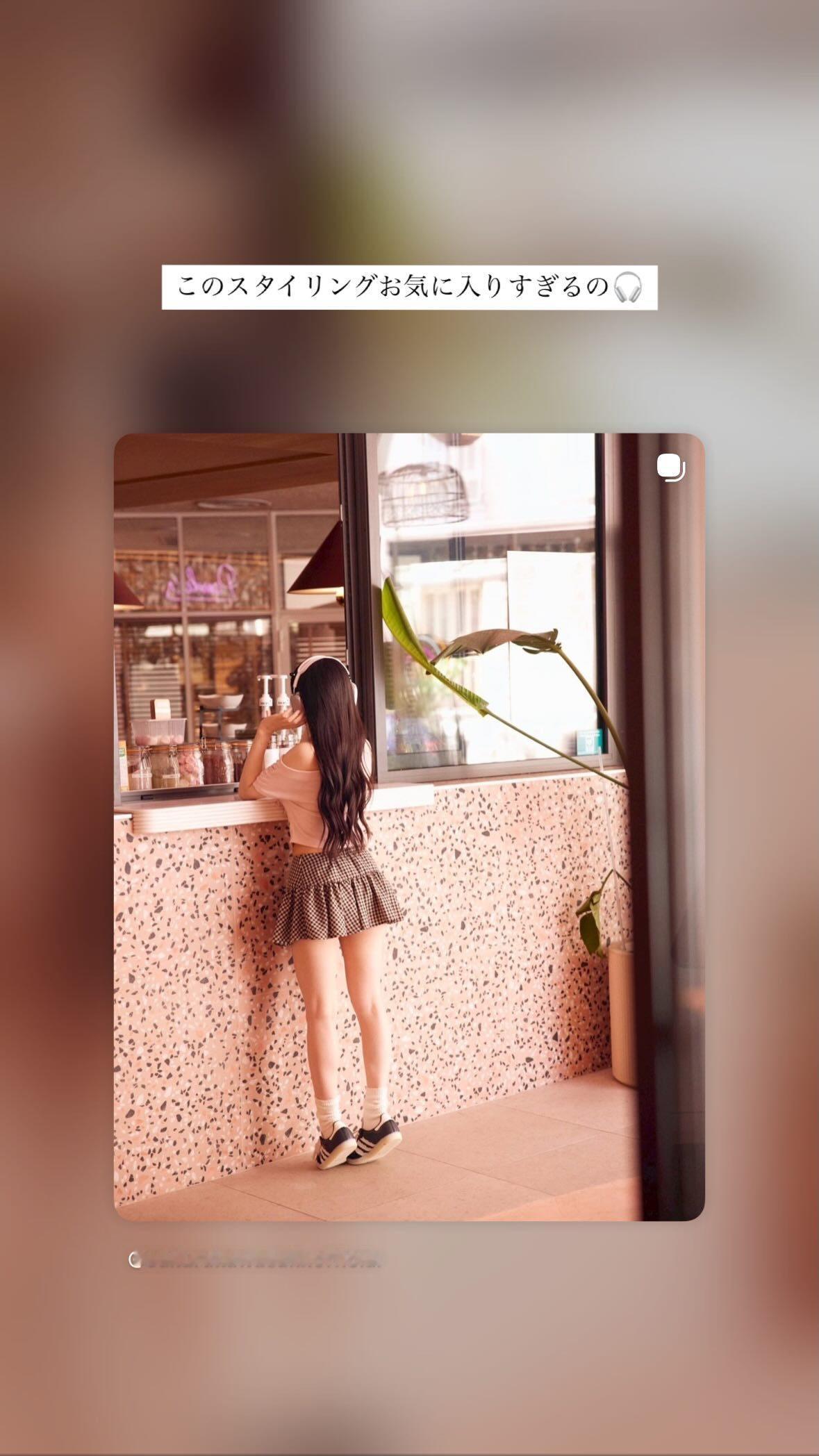 川﨑桜「パネル展には写真集未収録の衣装も登場しています💞本日終了のパネル展も沢