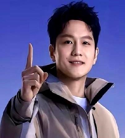 全运会一结束，大家还以为樊振东跟着大部队回去了，结果人家悄咪咪地改了航班，一个人