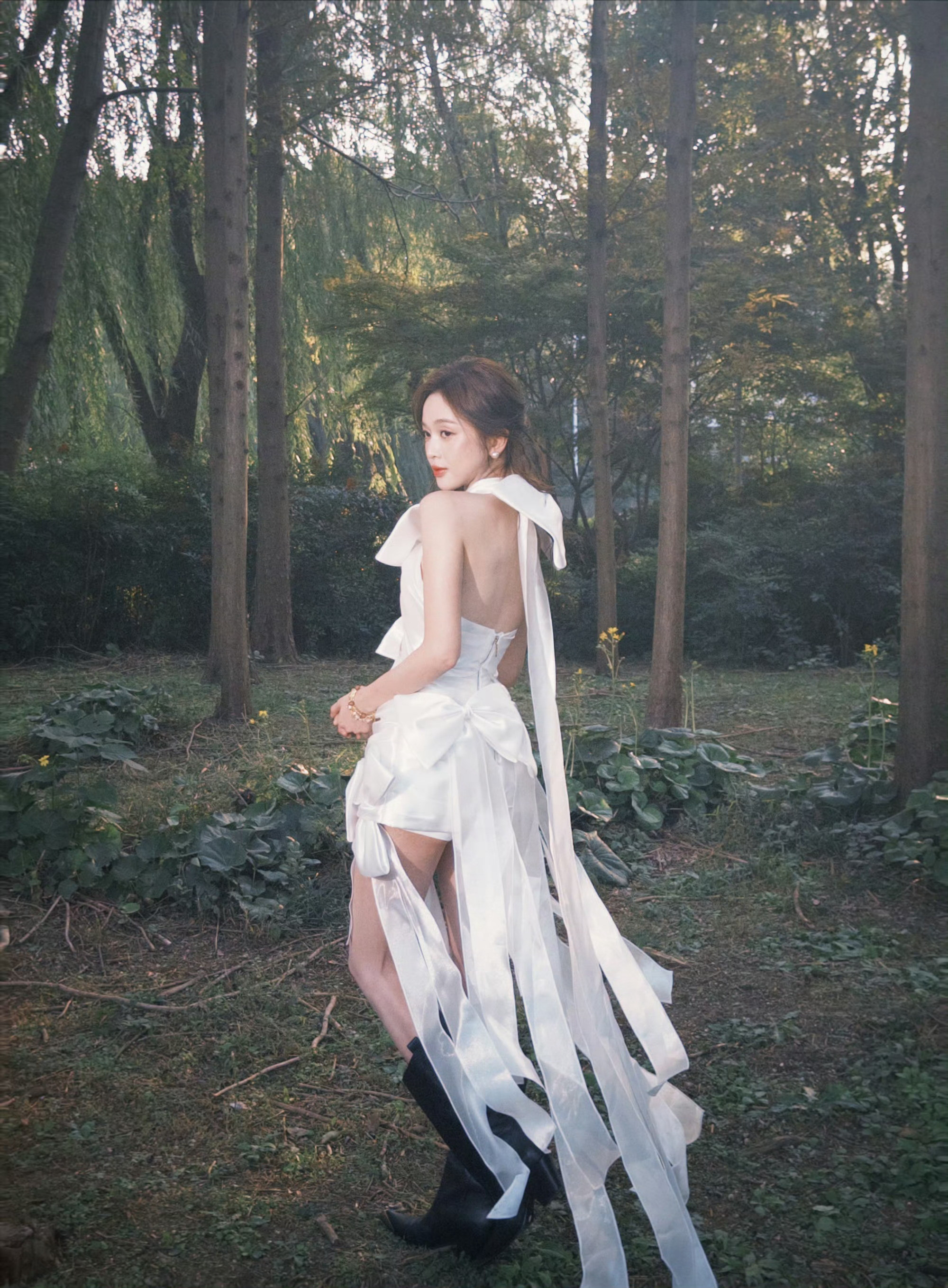 舞蹈老师说吴宣仪私下超nice超好相处，业务能力更是没话说——教几遍就完全吃透，