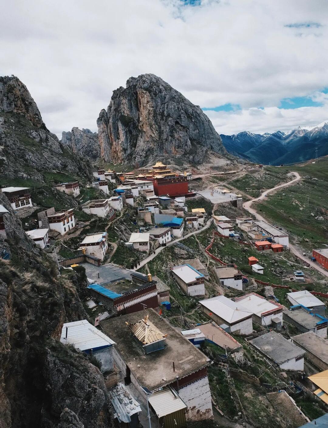 中秋国庆旅游，就来西藏昌都4800米云端孜珠寺旅游吧！昌都孜珠寺美景和美食推