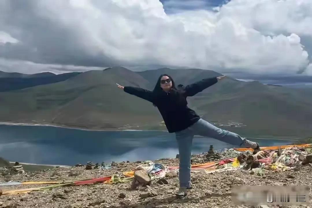 现在的老师,其实很可怜。今天刷到25岁的徐萍萍老师,刚工作了两年,就在今年的