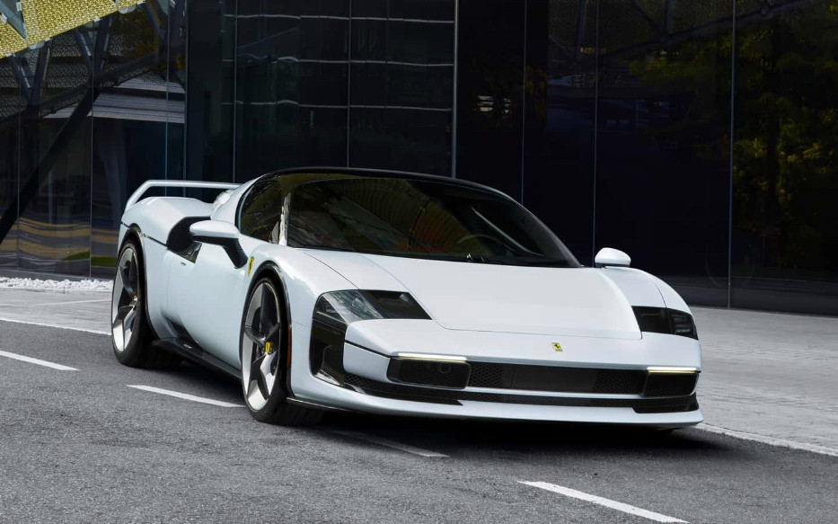 法拉利产品大年！2026年将推出五款新车型，首款纯电Luce五月首发，内饰已曝