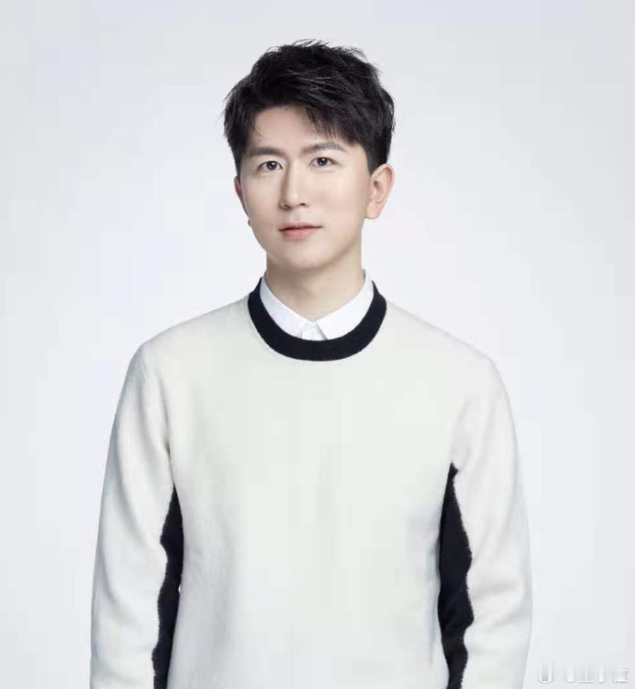 全国首个AI厨师持证上岗！厨房机器人获千万融资，2分钟出餐引爆餐饮革命