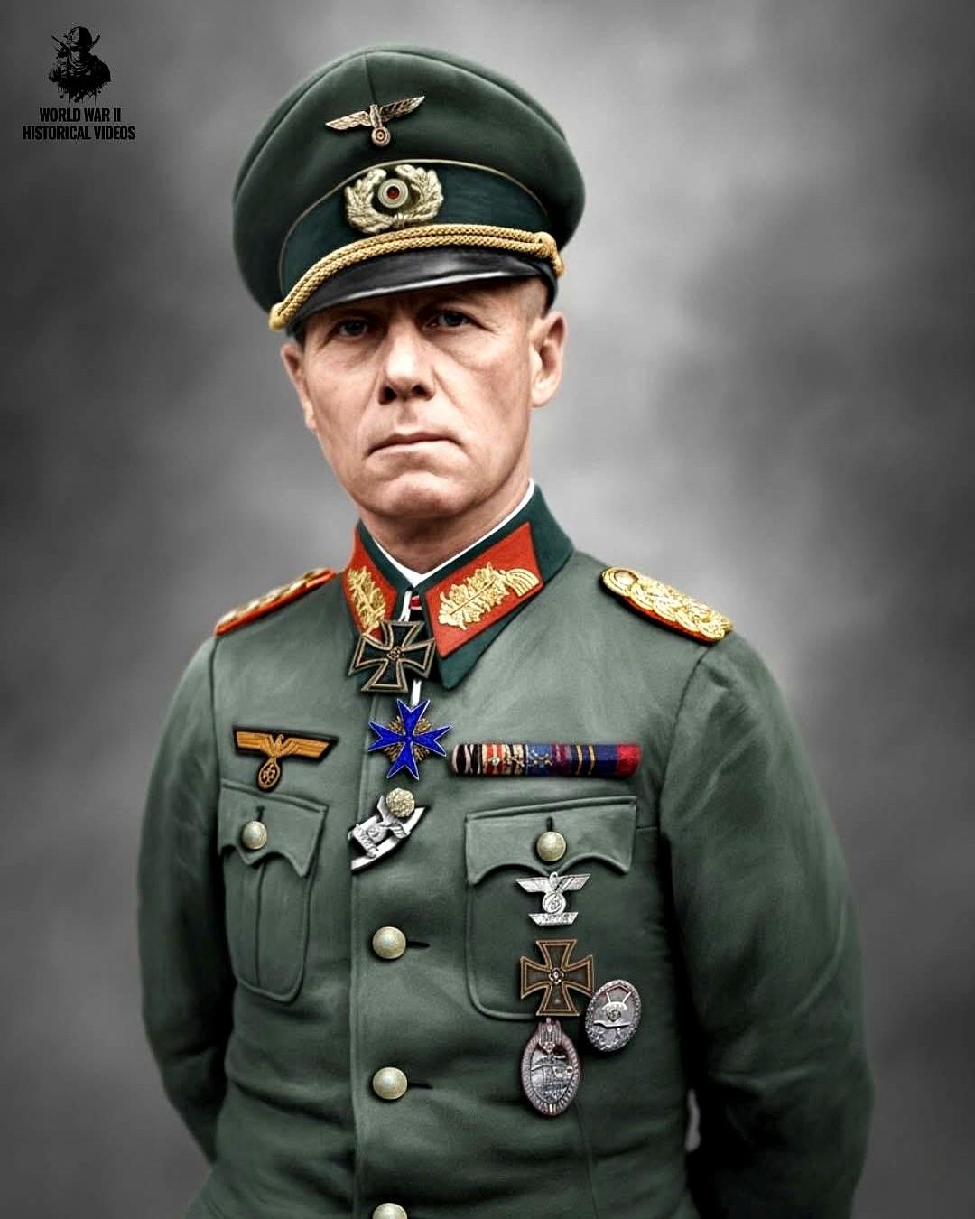 “战神”隆美尔,最后竟被自己的元首赐毒。照片里,他站在坦克前微笑,背后是北非