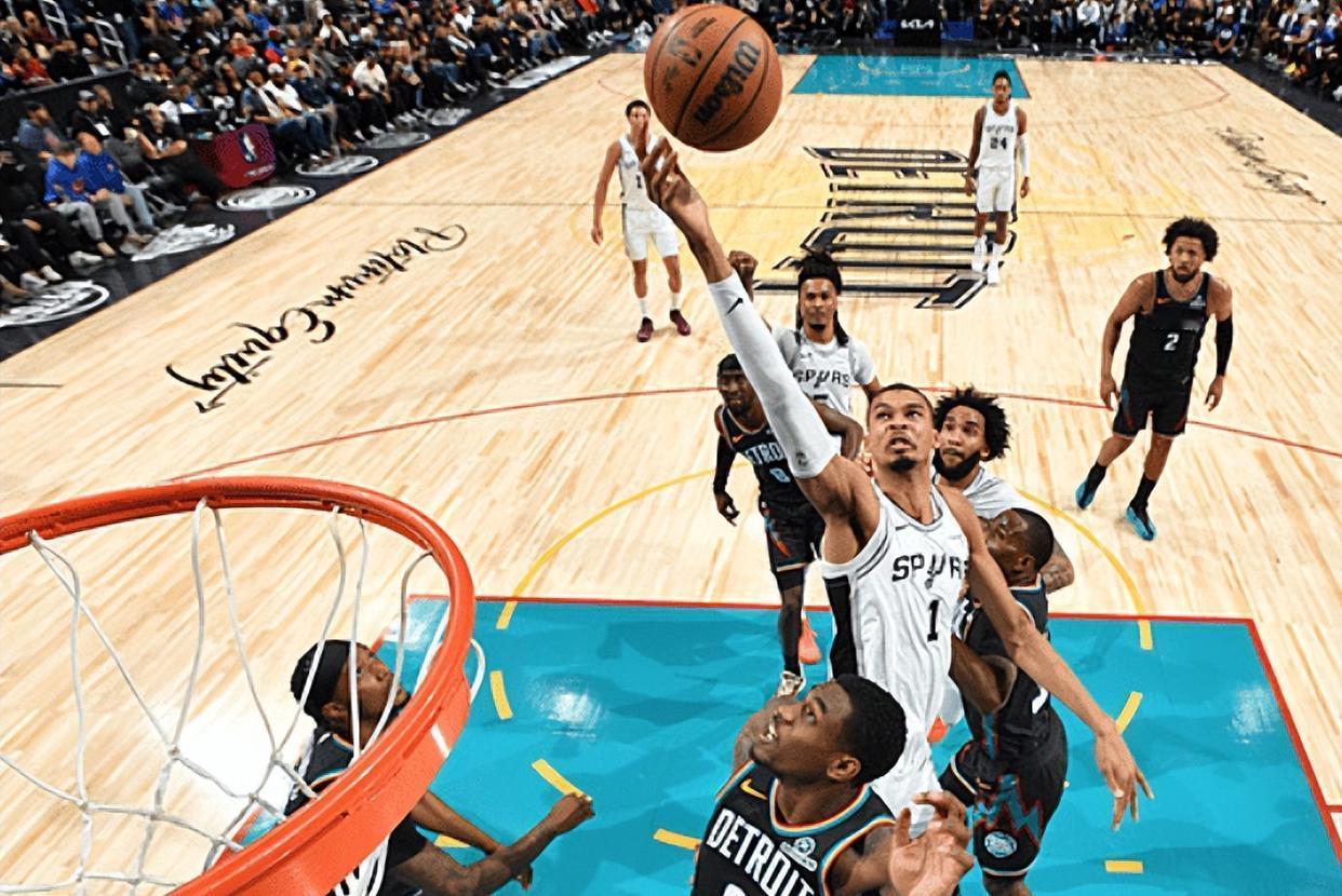 马刺胜东部老大活塞，看来今年的总冠军又要来自西部。在刚结束的一场强强对话，马