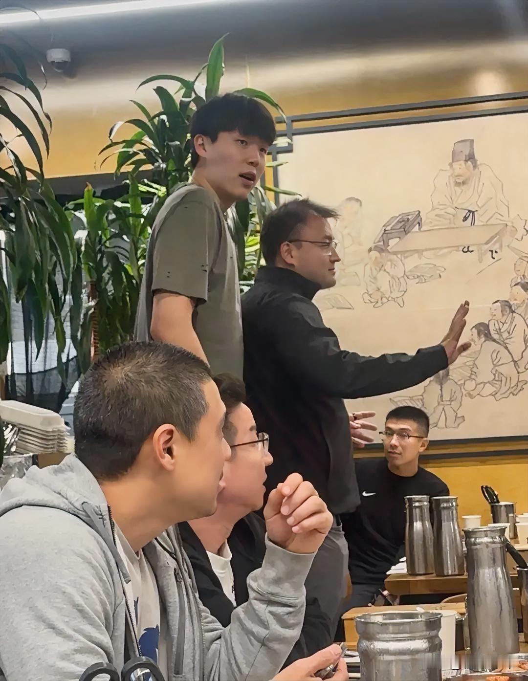 杨瀚森太冤了,在NBA几乎没有人赛后会继续训练!这两天杨瀚森在打完湖人的比赛