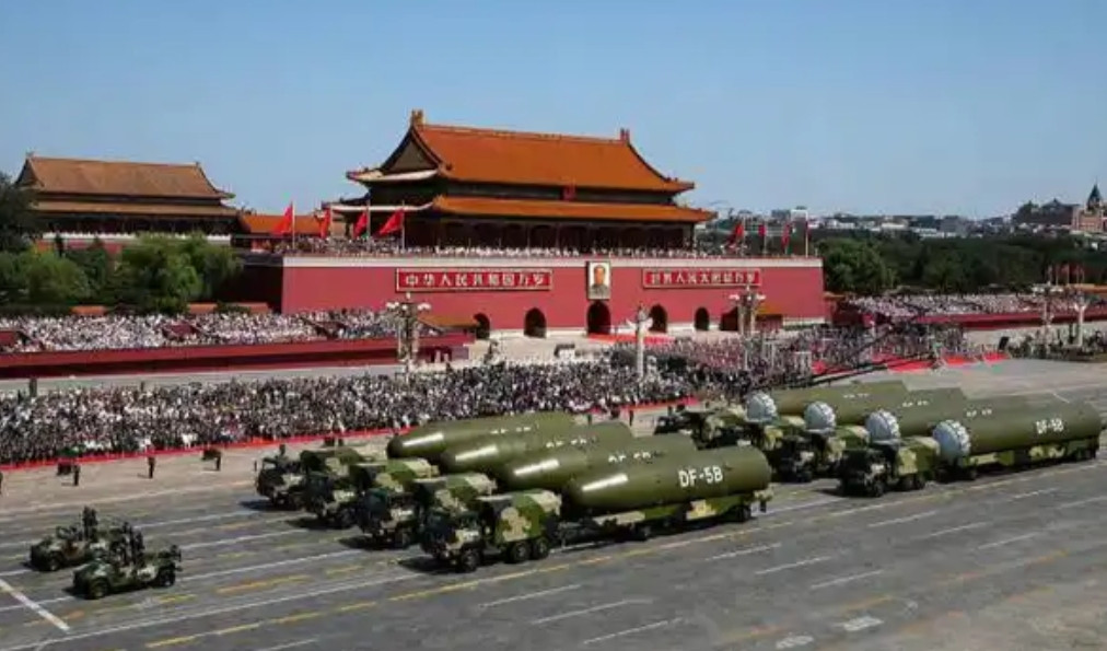 为什么东大不再韬光养晦了？因为以前东大以为其他国家都是人，所以拿对人的礼节来交往