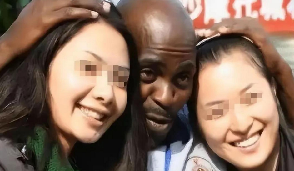 中国女生被强制陪读？不是谣言，是盖章的校规。山东大学1V3学伴表，第一栏