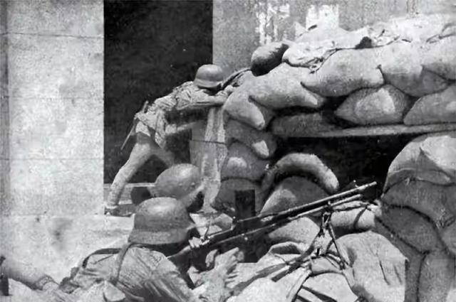 十倍火力差距：1937年淞沪汇山码头，宋希濂36师硬扛五万日军上海地图上，汇山