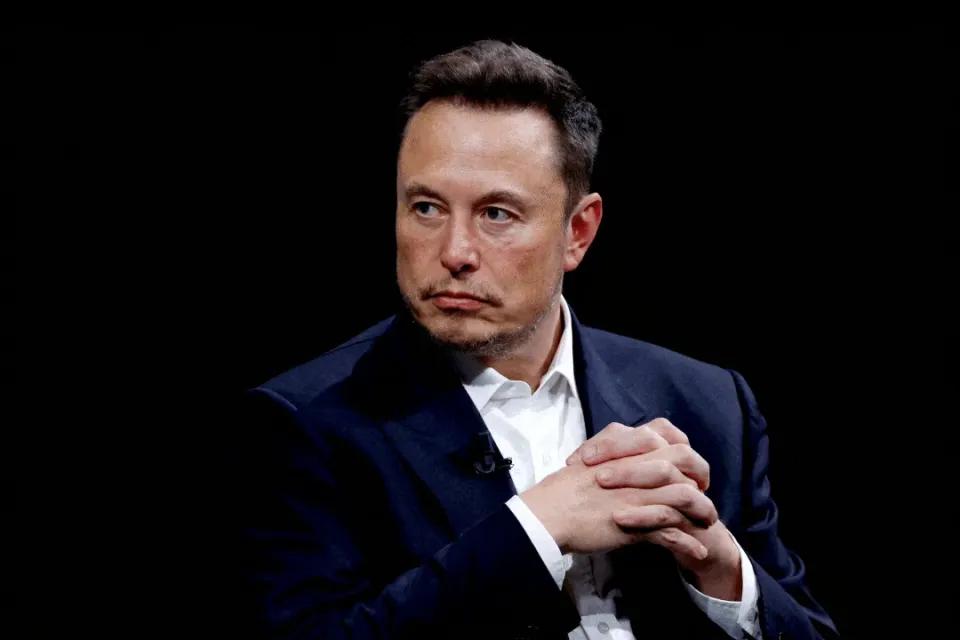 马斯克本人的态度非常强硬，直接放话：工资不到位，这特斯拉CEO我就不干了！为了