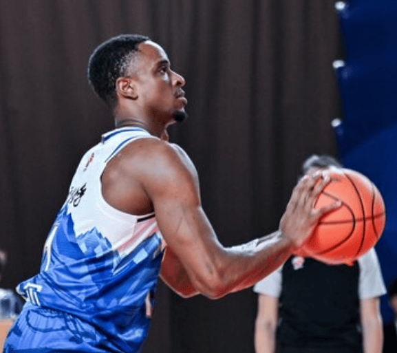 刘炜: 接下来还想找个防守尖兵, 我们外援防守上不了强度