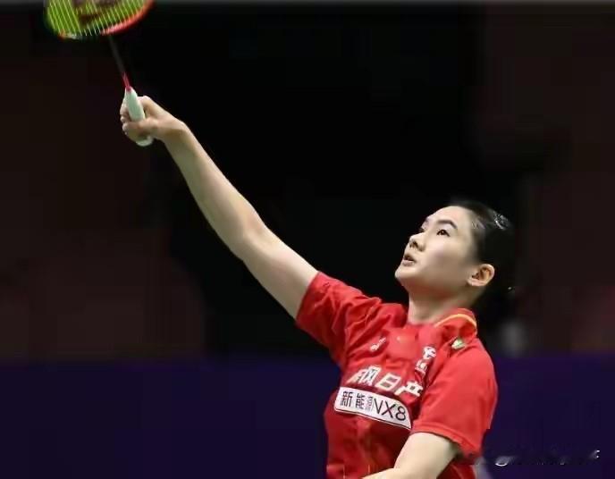 专治爆冷！国羽女单双线亮剑！韩悦横扫碾压，陈雨菲绝境锁胜羽坛赛场冷门频发、强