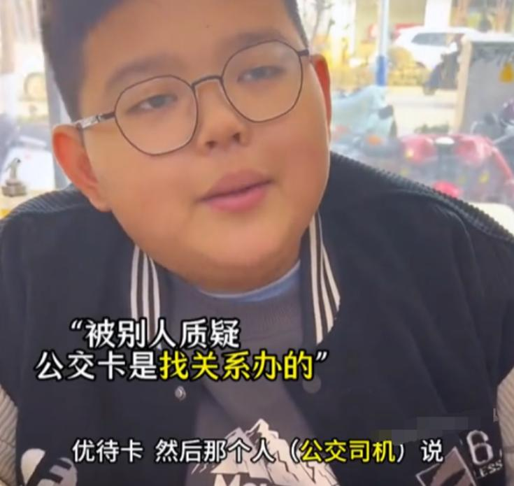 烈士遗属遭网暴！嚣张男辱骂英雄家属被警方曝光拘留，网友怒赞黄石警方雷霆出击！
