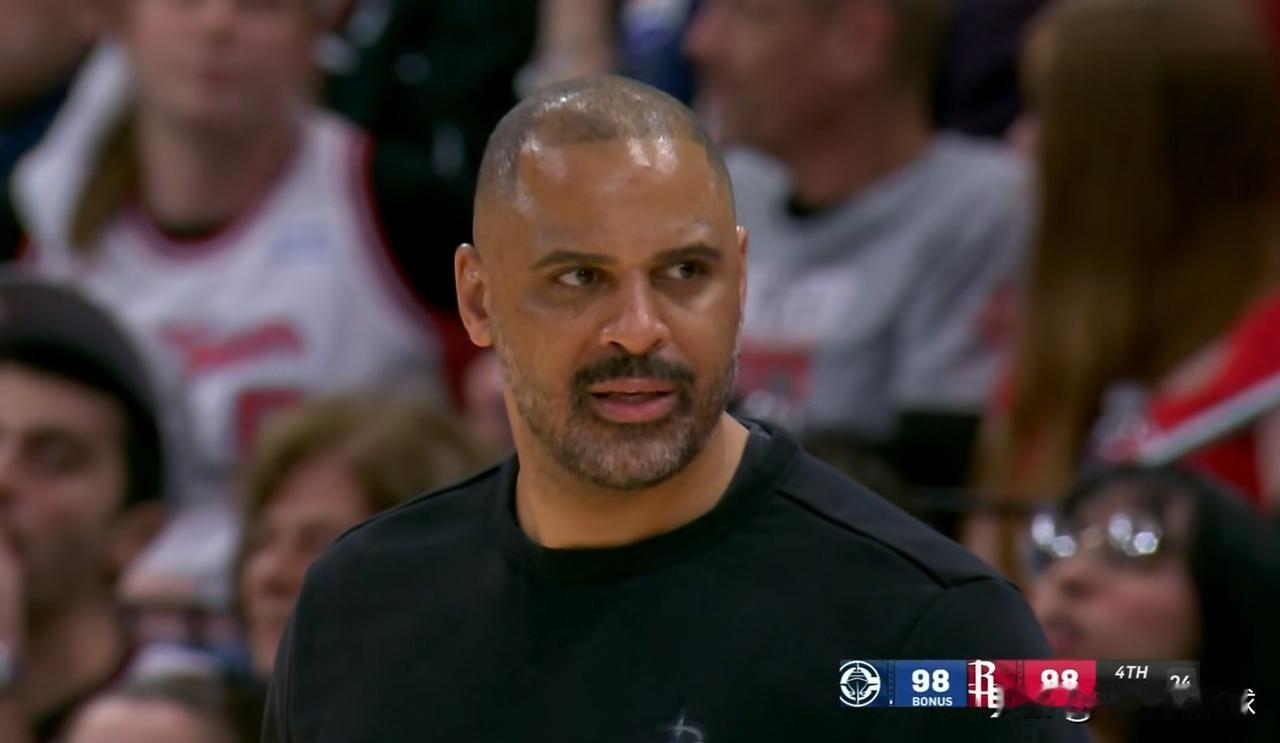 火箭主帅乌度卡对球队真是忍无可忍了！在今天火箭主场以102：105输给快船的赛后