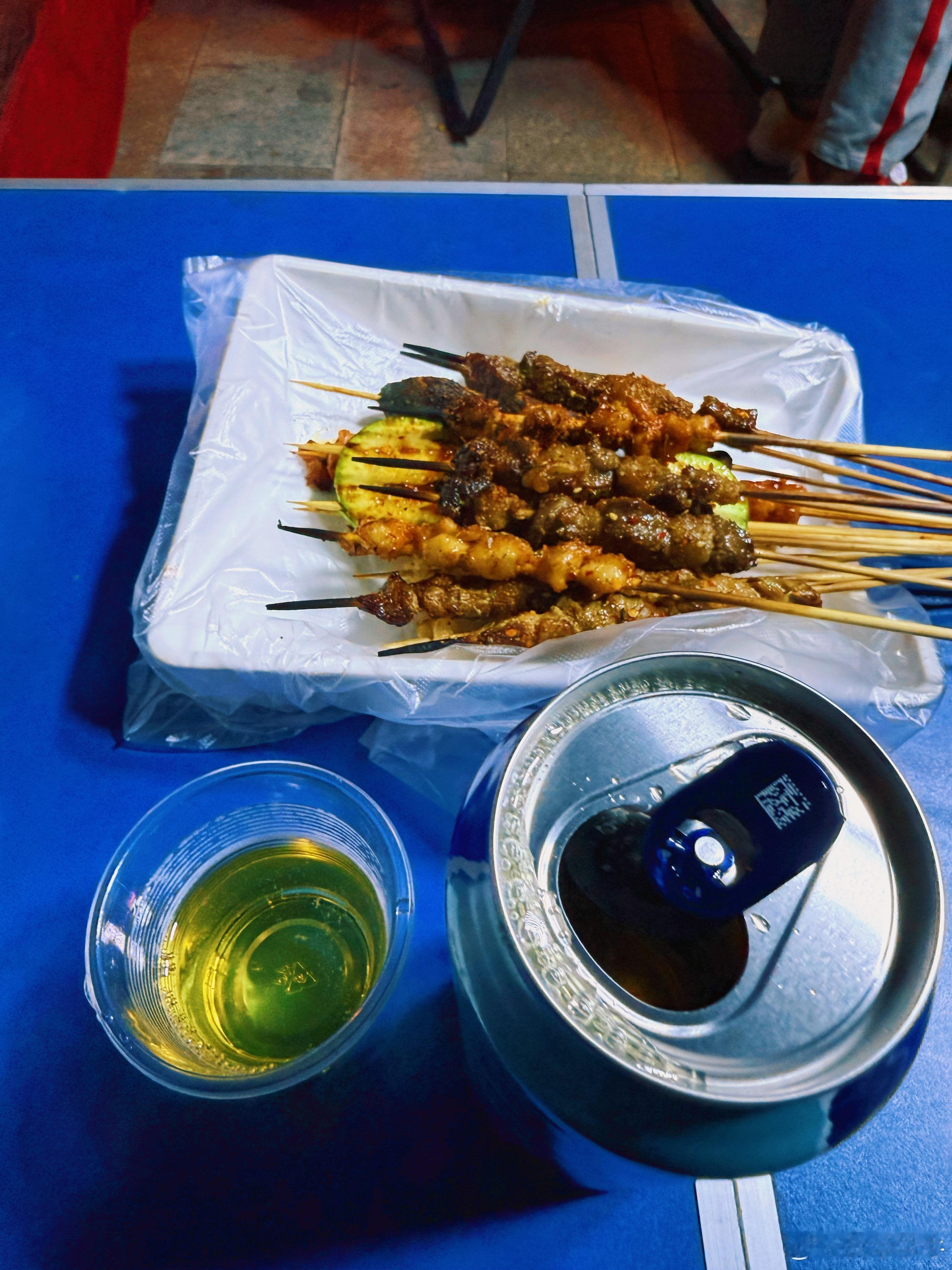 谁懂牛牛马下班后一个人吃烤肉的幸福感……