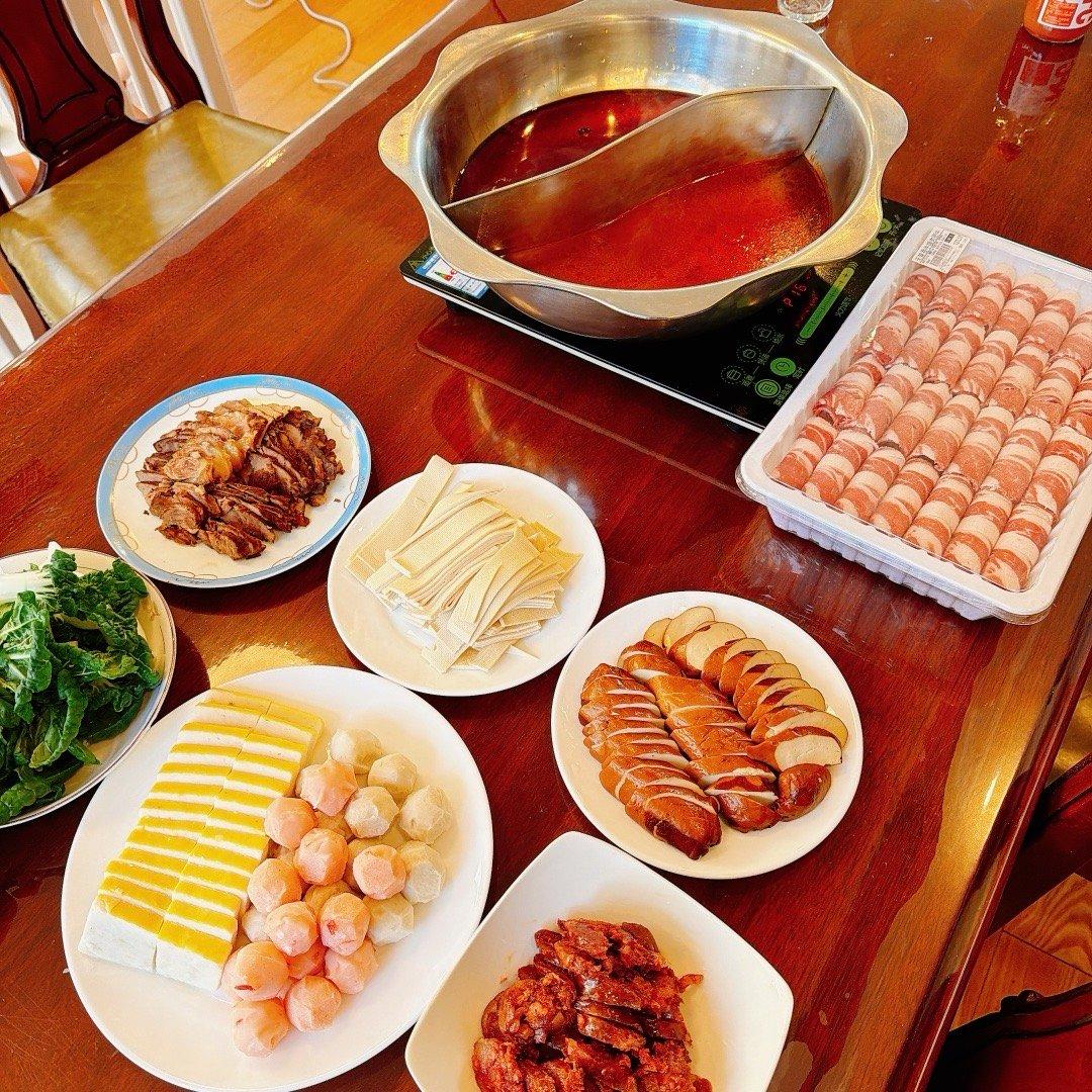 整点地方风味火锅吃一吃，能看得出是哪里的风味吗？