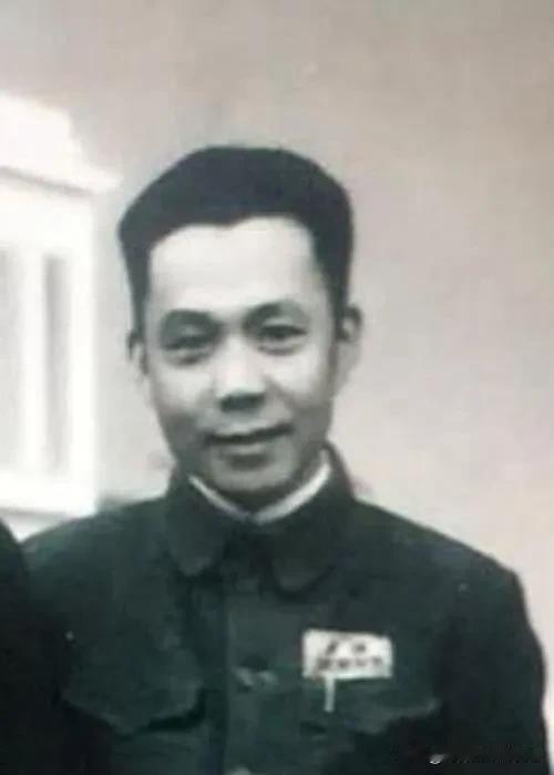 开国少将孔俊彪五十年不忘长征生死战友1984年，开国少将孔俊彪回老家，对招