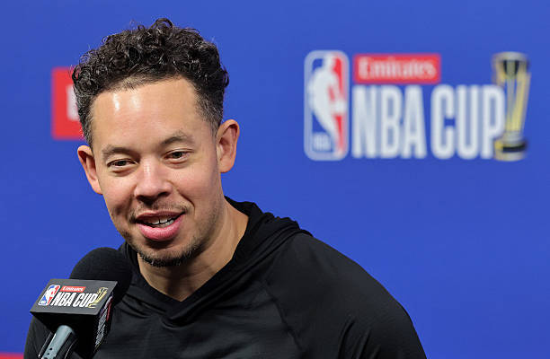 年轻马刺的上场时间尚且如此平均，替补球员能稳定获得15-25分钟场均时间，先发球