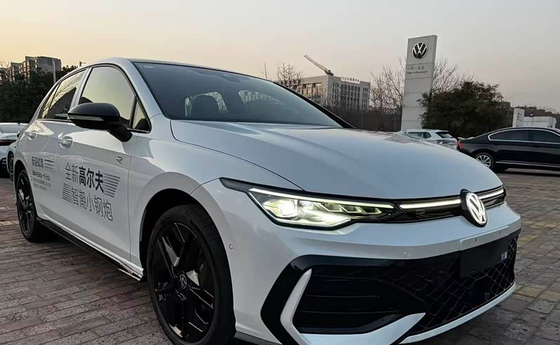 电车车主试驾新款高尔夫，惊喜多多去试驾了全新高尔夫8.5代，作为中期改款车型，