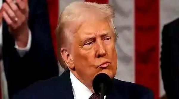 特朗普突然翻脸了！绝没想到中国这么“狠”，稀土掐住美国的脖子。202