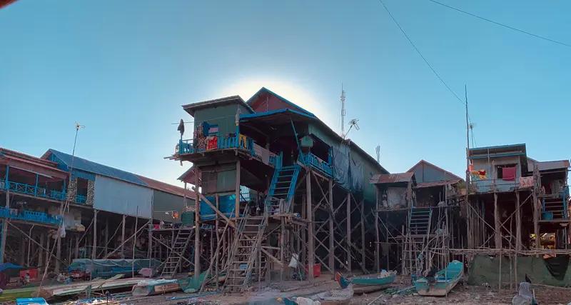 19岁女孩被困柬埔寨是自导自演？视频由匿名者发布，女孩父母怀疑被迫拍摄19岁女