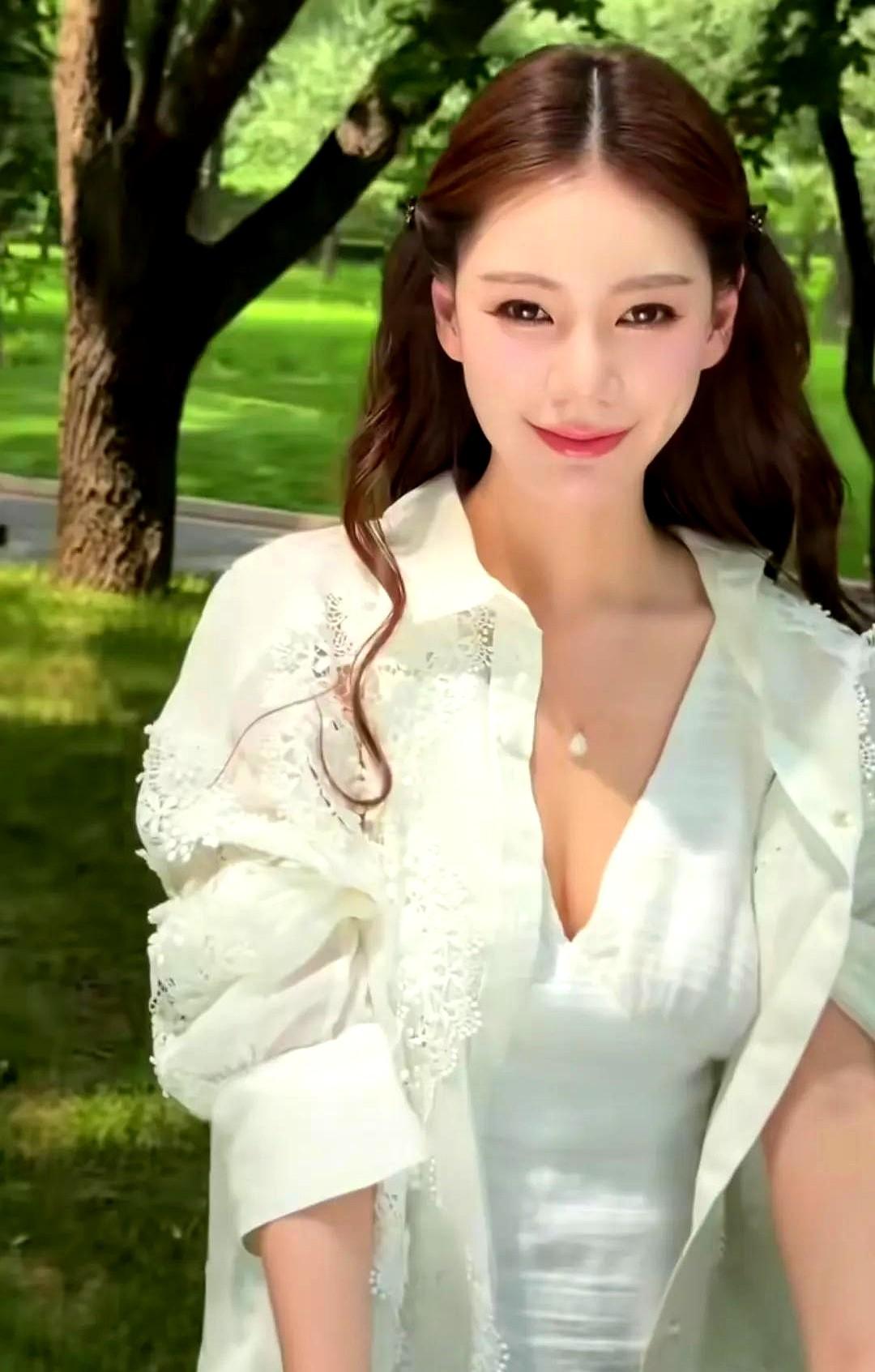 大家发现了吗？无论黄春梅再怎么出来叭叭儿，汪小菲和马筱梅就是不说话！不做