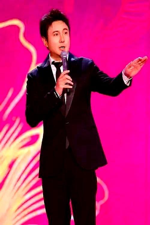 张艺谋加上吴京，两大王牌的预售票房加一起，还被沈腾一个人摁在地上摩擦。沈腾