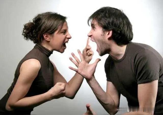 儿媳昨晚给我打电话，哭着说我儿子欺负她，我回了一句话，她笑了。我是退休老张在