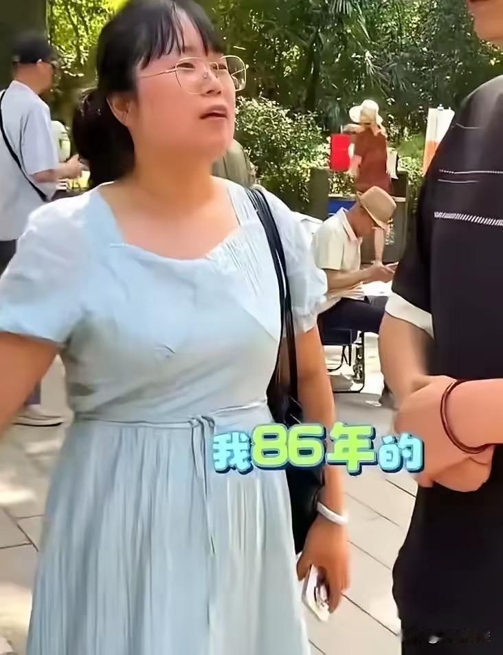 她是不是短剧看多了吧？😂