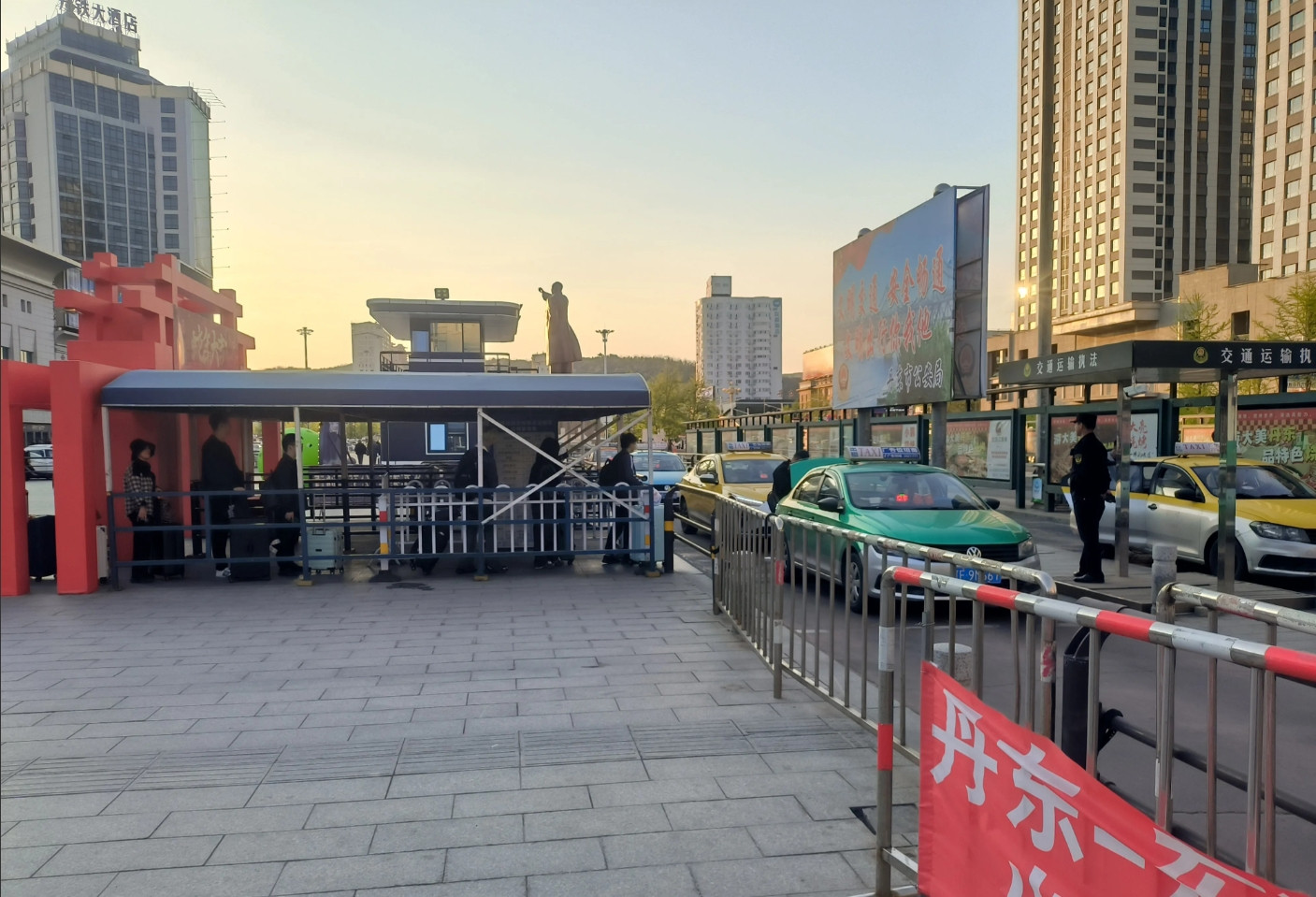 天津出租车困境破局：向丹东取取经？