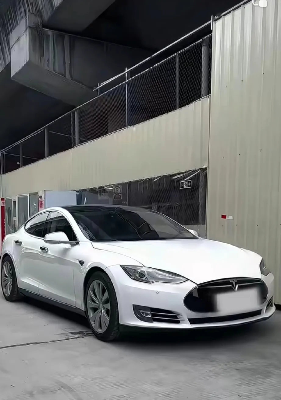 特斯拉汽车技术超牛，自动驾驶是亮点，Autopilot和FSD系统用高性能芯片和
