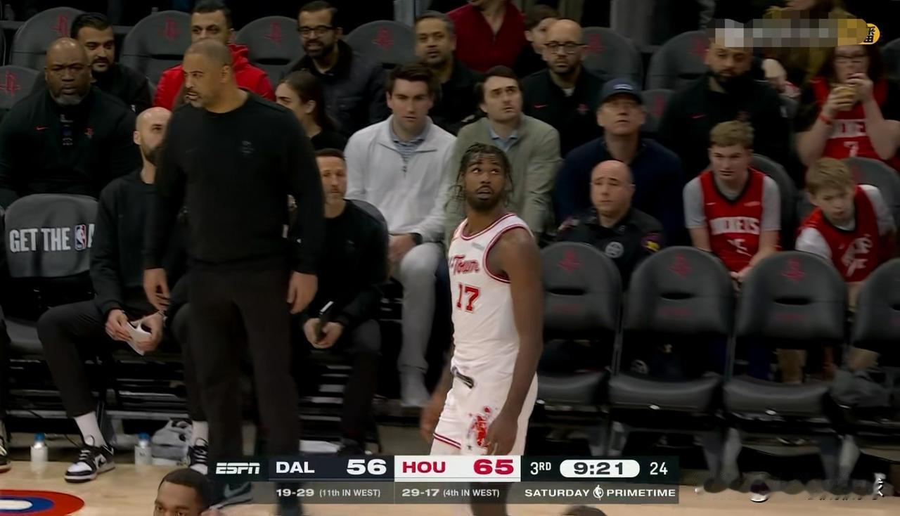 我必须要好好夸夸火箭大将伊森！在今天火箭主场以111：107击败独行侠的比赛中，