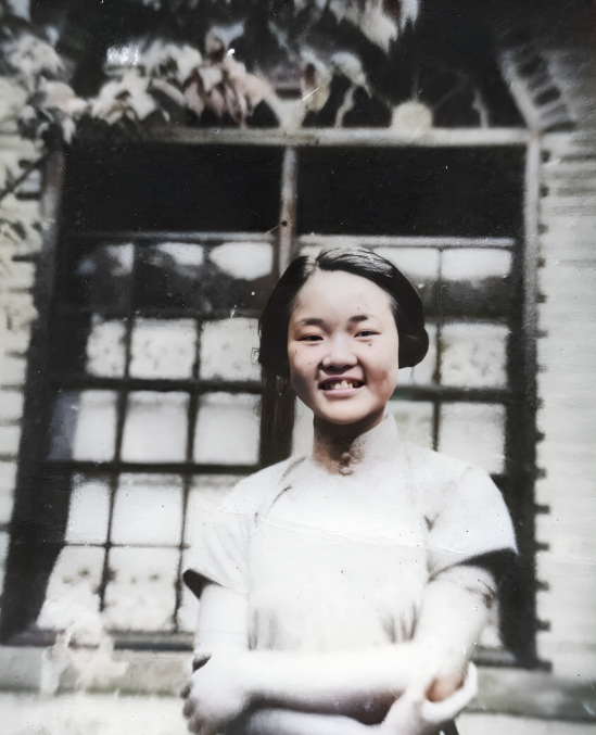 1939年的重庆，当叶剑英看到从延安来的女情报员时，简直不敢相信自己的眼睛，这位